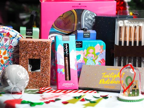 Makeup Holiday Gift Sets: Christmas Lipstick Sets & More